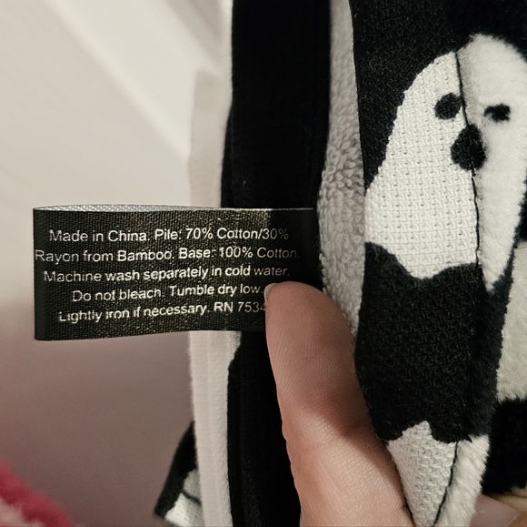 🔥👻 Goblin & Ghoul Viral Black & White Ghost Hand Towels, Set of 3 NWT - Picture 6 of 6